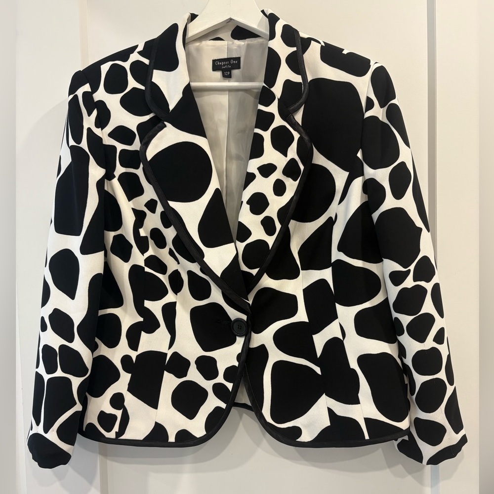 Chic Chapter One Black & Ivory Animal Print Blazer - Size 12 Petite